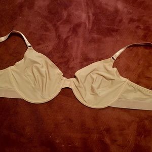 NWT 38 B tee shirt bra